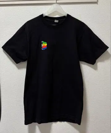 UNDEFEATED 블랙 T셔츠