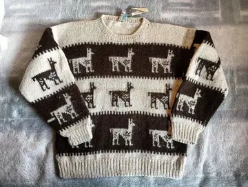 라마 패턴 니트 스웨터