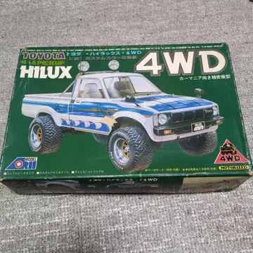 TOYOTA HILUX 4WD 1/24 스케일