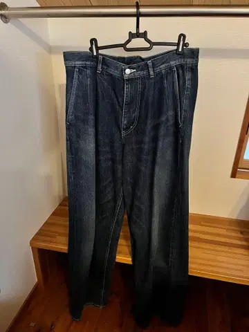 Graphpaper 셀비지 데님 투턱