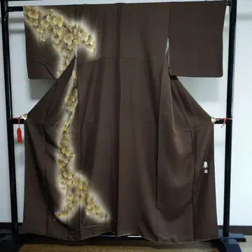 스가 유키카즈의 작품입니다. 브라운 꽃무늬 호몬기