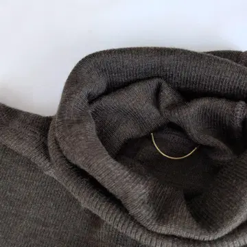 두지엠 클라세 rib 터틀 니트