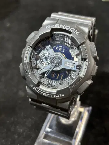새상품급 CASIO G-SHOCK GA-110 올 블랙 중고품