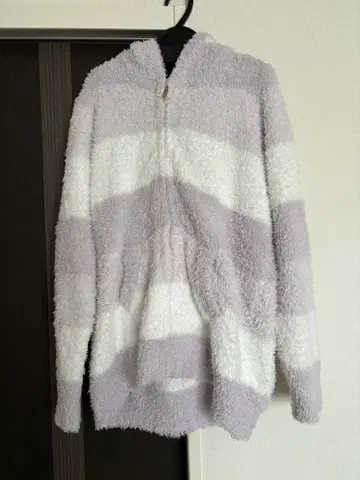 젤라또피케 후드 부착 스트라이프 룸웨어