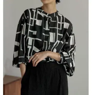 Re:EDIT 리디 지오메트릭 패턴 매트 새틴 오버 사이즈 셔츠