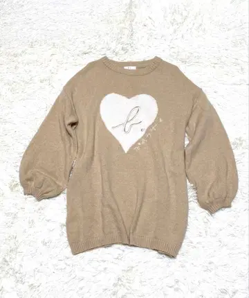에네스베 새상품급 하트 로고 니트 스웨터