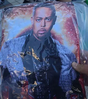 EXILE NESMITH 스미스 쿠션 레어 회장 한정판 캡슐