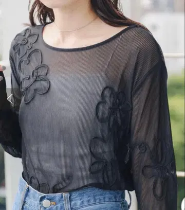 새상품 카스타네 플라워 코드 자수 시어 TOPS 블랙