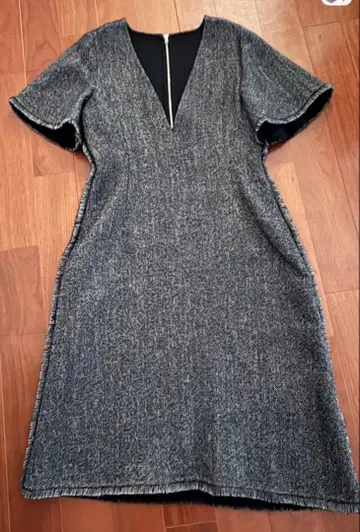 새상품급 그레이 V넥 원피스
