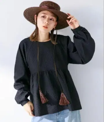 [새상품] 어반 리서치 서니레이블 자카드 페플럼 블라우스 풀오버