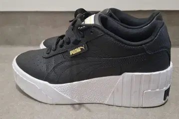 푸마 통굽 스니커즈 블랙 24.5cm