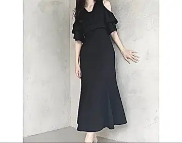 [ 새상품 택 포함 ] 카슈쿨 콤비 타이트 원피스 더즈린 블랙