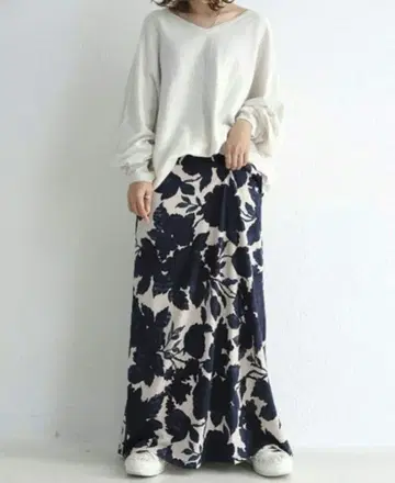 새상품 안티카 맥시 롱 스커트