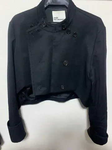 블랙 크롭 테일러드 자켓