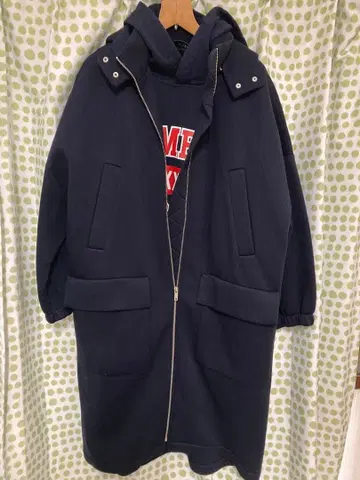 COS 후드 부착 네이비 롱 코트