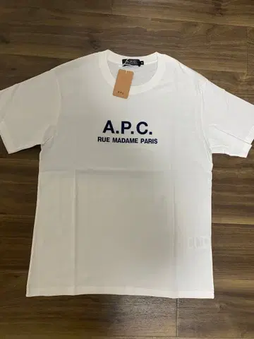 A.P.C. 아페쎄 반팔 로고 자수 티셔츠