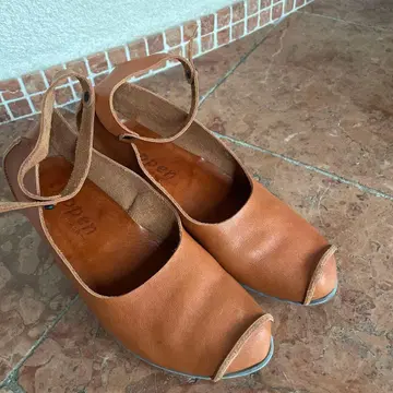 트리펜 브라운 신발