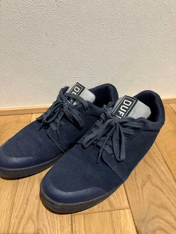 더퍼 스웨이드 스니커즈