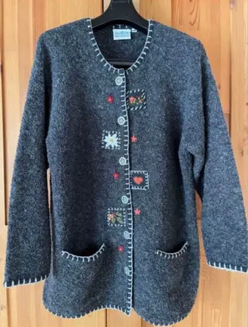 LADY BEAUTY 그레이 자수 가디건