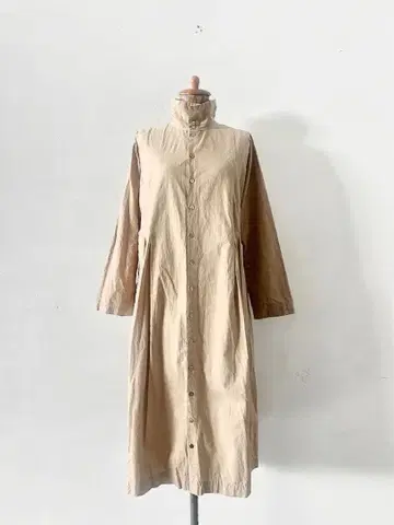 nestRobe 코튼 라미 브로드 하이넥 원피스 베이지
