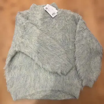 여유로운 니트 스웨터