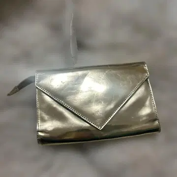 메탈릭 골드 클러치백 marc by marc jacobs