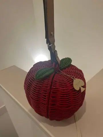 kate spade 사과 바스켓백