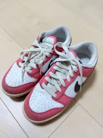 핑크 화이트 스니커즈