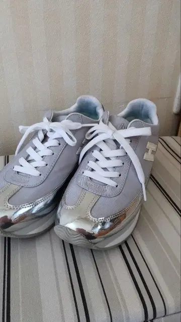 호킨스 브릴리언트 통굽 스니커즈 23cm