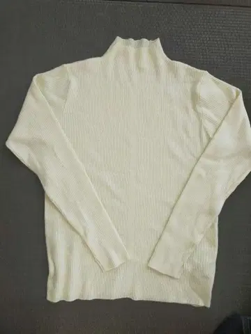 미사용 새상품 CLOCHE 긴팔 니트 Mal.레레레님