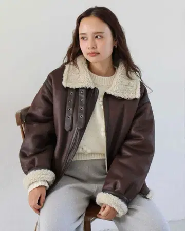 Ungrid 페이크 무스탕 보아 블루종 브라운 S 사이즈