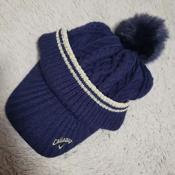 Callaway 네이비 폼폼 니트 모자