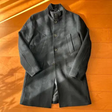 다크 그레이 체스터 코트 버튼 포함