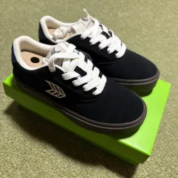 카리우마 NAIOCA 스니커즈 24cm 블랙 컬러 남녀 공용