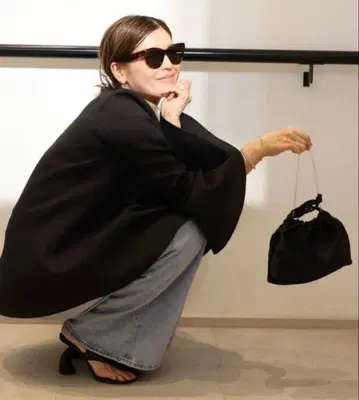 Deuxieme Classe CELERI SATIN POUCH