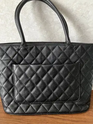 블랙 퀼팅 숄더백