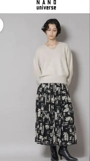 NANO universe V넥 니트 스웨터 아이보리