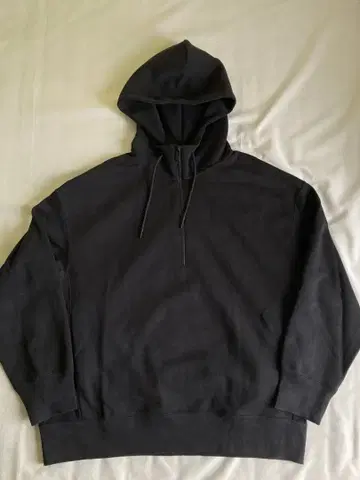 유니클로 +J 드라이 맨투맨 하프 지퍼 후드티 L 사이즈 블랙