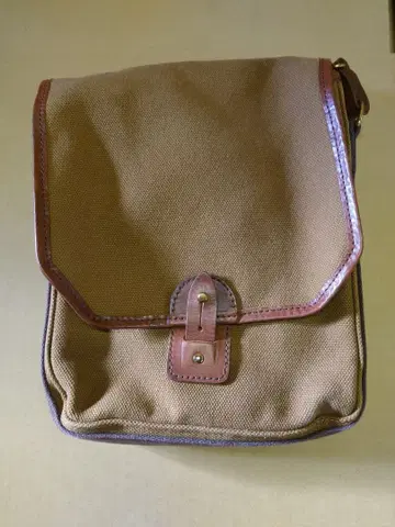 존 채프먼 숄더백