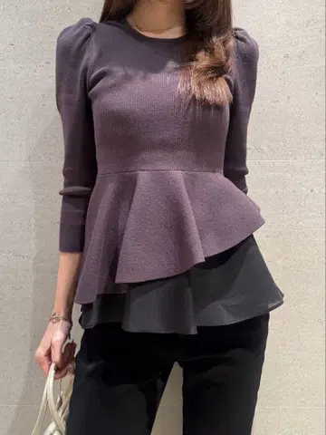 snidel 스나이델 이번 시즌 최신작 페플럼 아지메 니트 풀오버