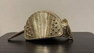 케이트 스페이드 골드 스터드 장식 아르마딜로 파우치