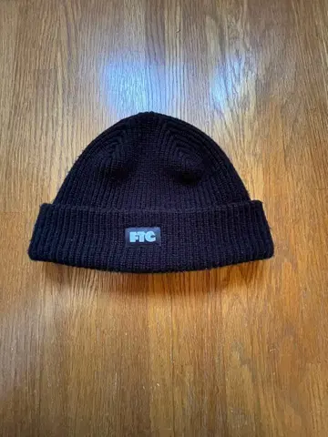 FTC 블랙 BOX LOGO 비니 니트 모자