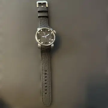 I.T.A. 블랙 다이얼 가죽 스트랩 시계