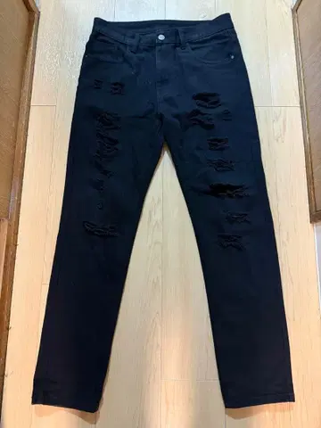 데미지 가공 블랙 데님 사이즈 30