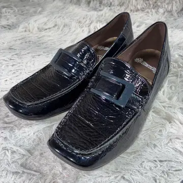 컨디션 최상 BeauFort 에나멜 펌프스 버클 악어 엠보싱 웨지솔