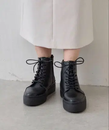 비어즐리 레이스업 라이트 슈즈 23