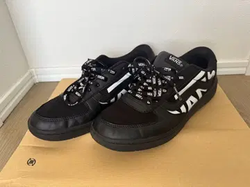 VANS 로고 로우컷 스니커즈