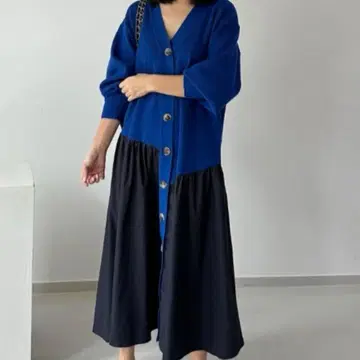 파랑 네이비 V넥 긴팔 롱 원피스