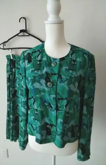 실크 100% 카모플라쥬 패턴 자켓과 스커트 세트 9호