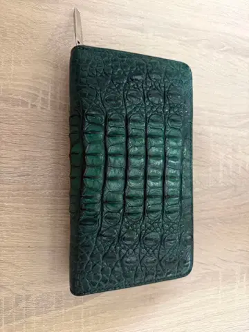 다크 그린 크로커다일풍 장지갑